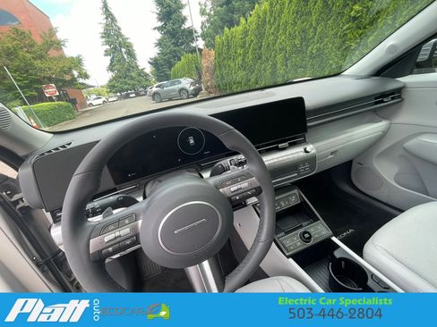 Used 2024 Hyundai Kona Limited FWD image 32