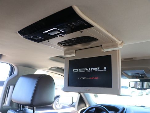 Used 2017 GMC Yukon XL Denali w/ Open Road Package image 36