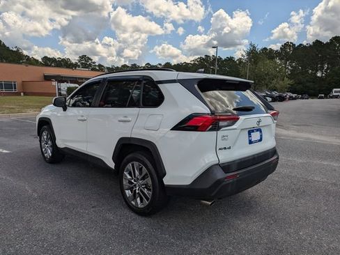 Used 2019 Toyota RAV4 XLE Premium FWD image 6
