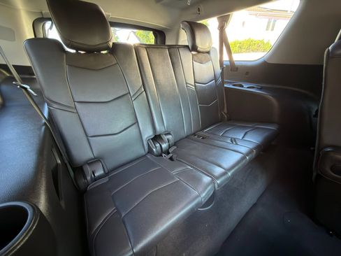 Used 2018 Cadillac Escalade ESV Luxury AWD/4WD image 20