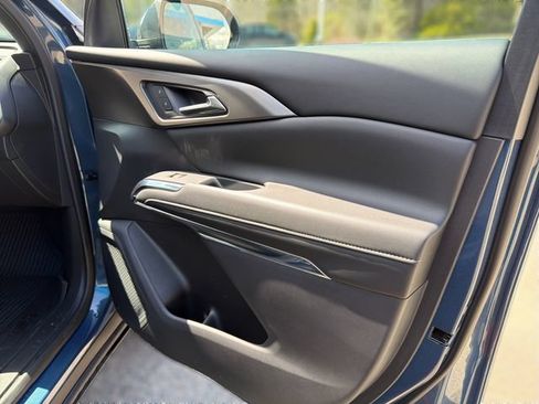 New 2026 Chevrolet Traverse LT w/ Driver Confidence Package FWD image 21