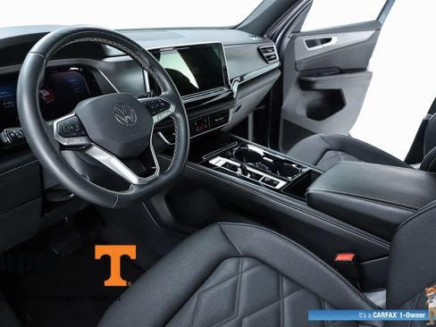 Used 2024 Volkswagen Atlas Cross Sport SE w/ Panoramic Sunroof Package FWD image 58