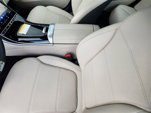 New 2025 Mercedes-Benz C 300 4MATIC Sedan image 8
