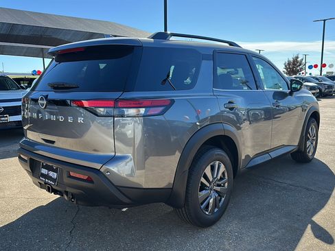 New 2025 Nissan Pathfinder SV w/ SV Premium Package image 8