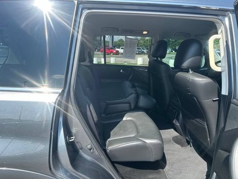 Used 2022 Nissan Armada SV w/ SV Appearance Package RWD image 32