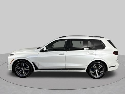 Used 2026 BMW X7 xDrive40i w/ M Sport Package AWD/4WD image 31