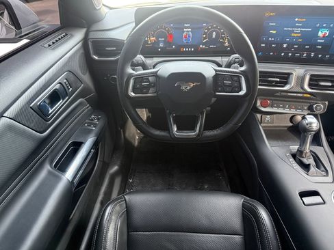 Used 2025 Ford Mustang GT Premium RWD image 16