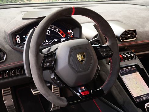 Used 2023 Lamborghini Huracan Tecnica image 16