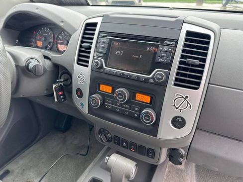 Used 2015 Nissan Frontier SV w/ SV Value Truck Package AWD/4WD image 16