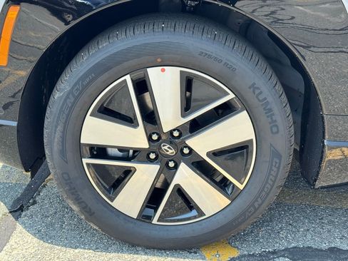 New 2026 Hyundai Ioniq 9 SEL image 9