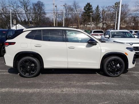 New 2026 Volkswagen Tiguan SE R-Line image 2