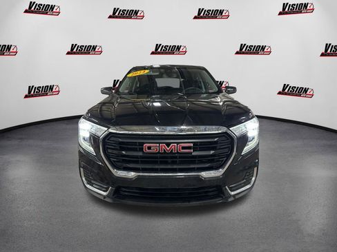 Used 2024 GMC Terrain SLE image 2