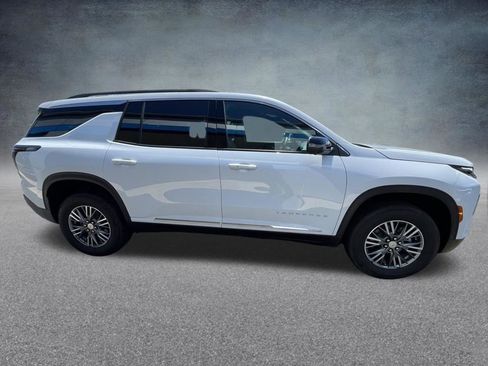 Used 2026 Chevrolet Traverse LT w/ Driver Confidence Package AWD/4WD image 7