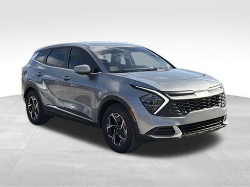 Used 2025 Kia Sportage LX FWD image 6
