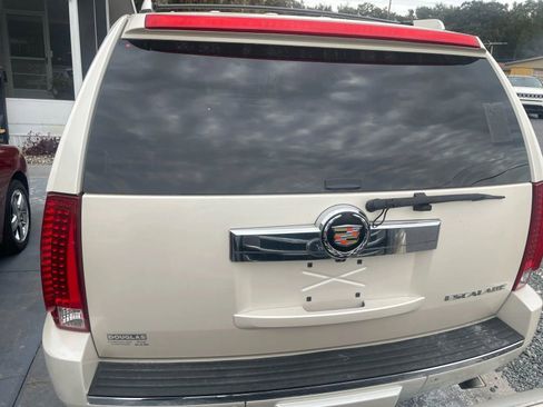 Used 2013 Cadillac Escalade Luxury image 9