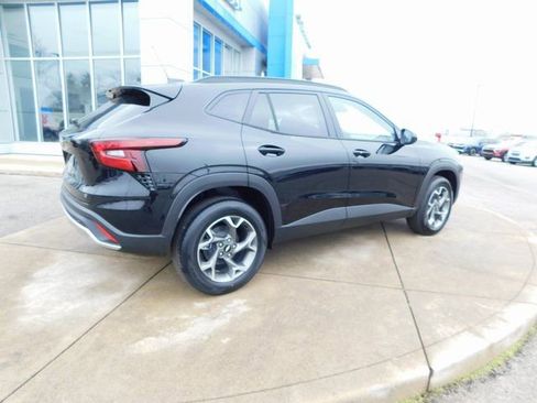 New 2026 Chevrolet Trax LT w/ Driver Confidence Package image 3