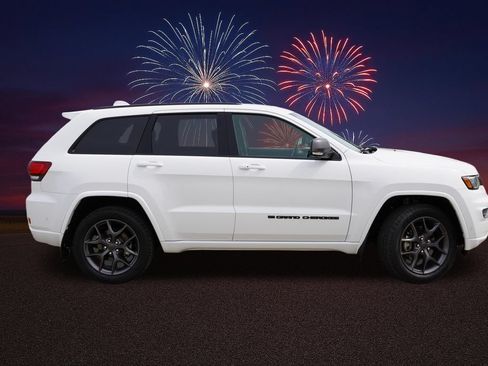 Certified 2021 Jeep Grand Cherokee Limited w/ Quick Order Package 28K 80th AWD/4WD image 3