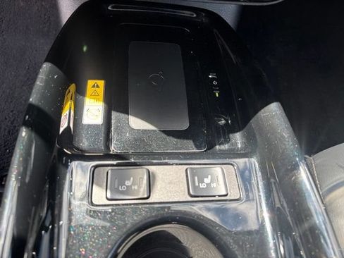 Used 2019 Toyota Prius Limited FWD image 33