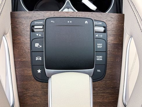 Used 2022 Mercedes-Benz GLE 350 4MATIC w/ 3rd Row Seat Package image 23