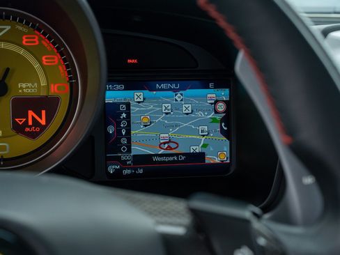 Used 2021 Ferrari F8 Tributo RWD image 39