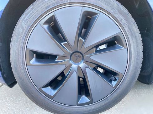 Used 2025 Tesla Model 3 Long Range RWD image 9