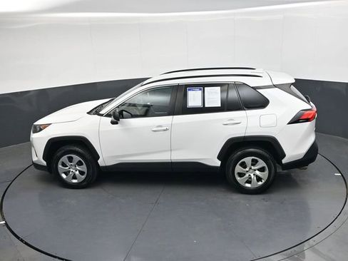 Used 2020 Toyota RAV4 LE image 23