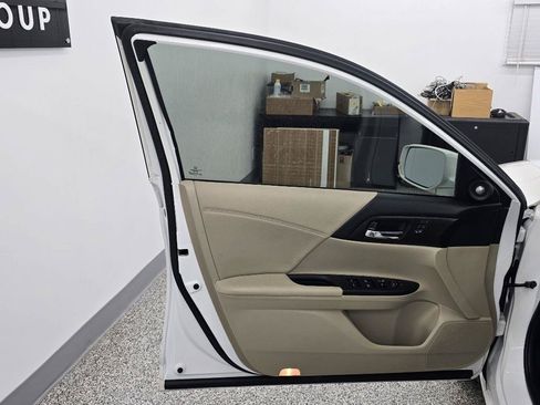 Used 2014 Honda Accord EX-L image 26