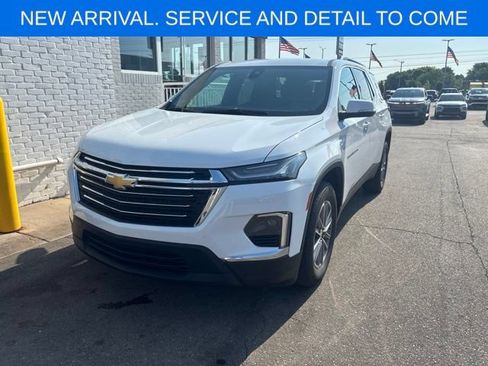 Used 2023 Chevrolet Traverse LT FWD image 1