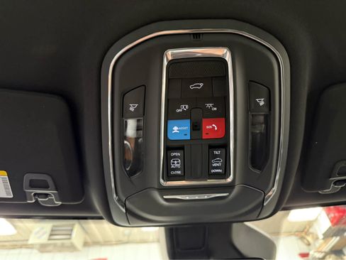 Used 2023 Jeep Grand Cherokee L Laredo AWD/4WD image 24