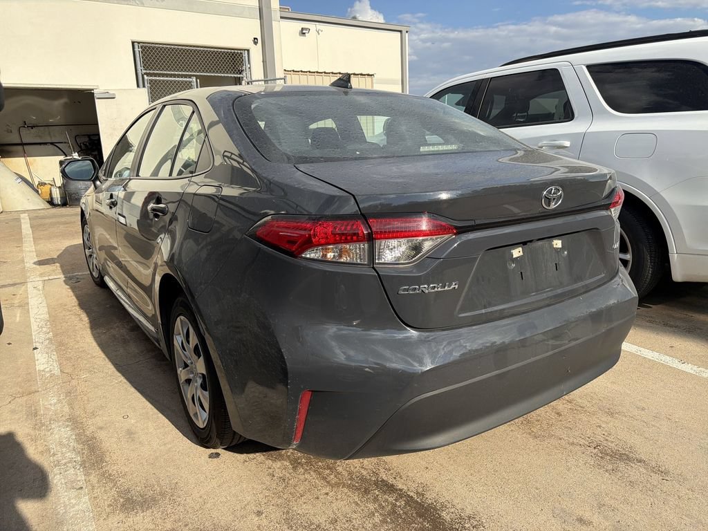 Used 2024 Toyota Corolla LE FWD image 3