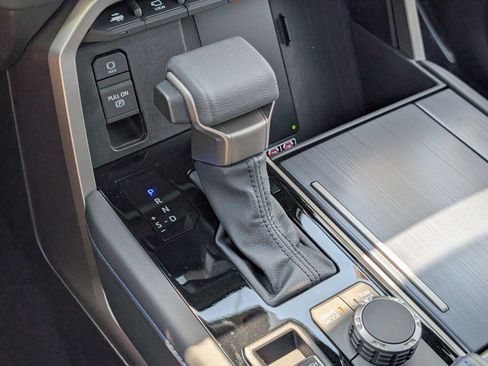 Used 2026 Toyota Sequoia Platinum AWD/4WD image 27