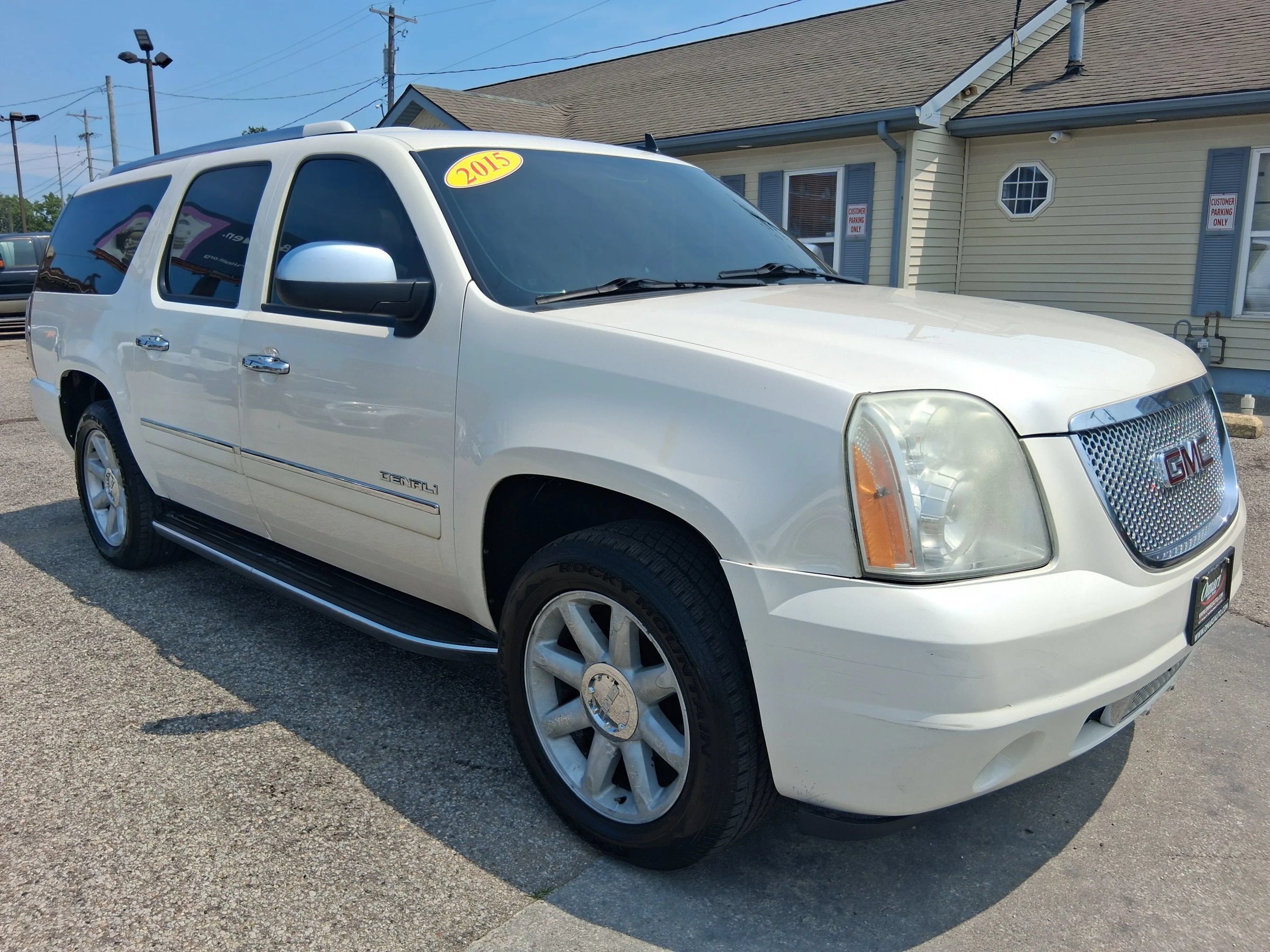 Used 2012 GMC Yukon XL Denali AWD/4WD image 1