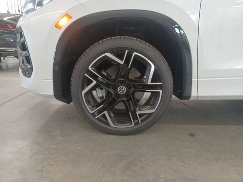 New 2026 Volkswagen Tiguan SEL R-Line AWD/4WD image 22