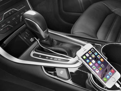 Used 2017 Ford Edge Titanium w/ Canadian Touring Package image 8