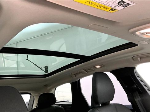 Certified 2025 Volvo XC60 B5 Plus image 21