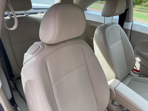 Used 2013 Volkswagen Beetle TDI image 39