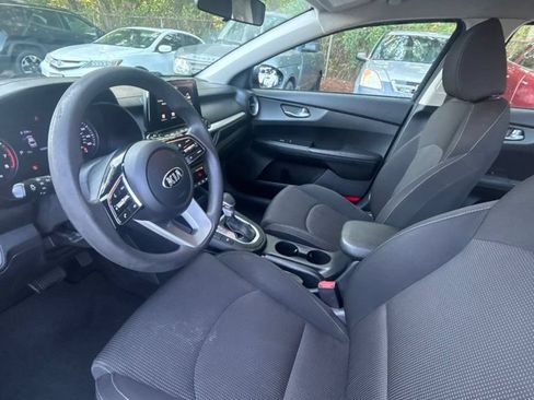 Used 2019 Kia Forte LXS FWD image 12