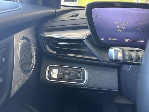 Certified 2025 Buick Enclave Avenir AWD/4WD image 18