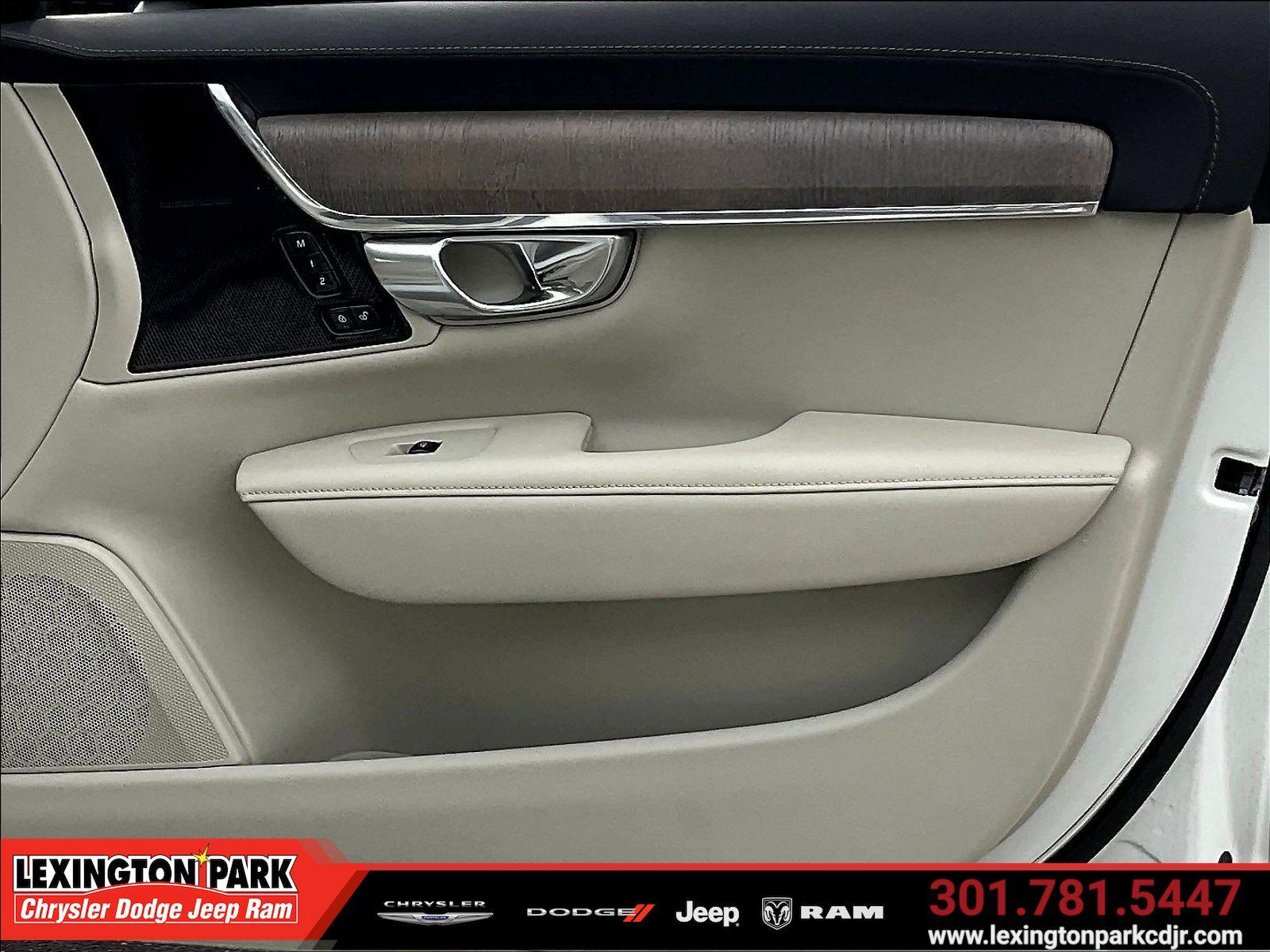 Used 2023 Volvo V90 B6 Cross Country Ultimate AWD/4WD image 27