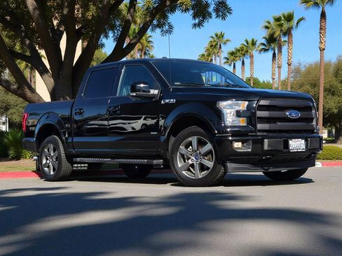 Used 2017 Ford F150 Lariat image 2