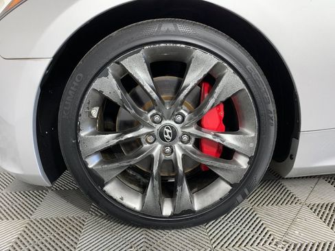 Used 2016 Hyundai Genesis Coupe 3.8 RWD image 11