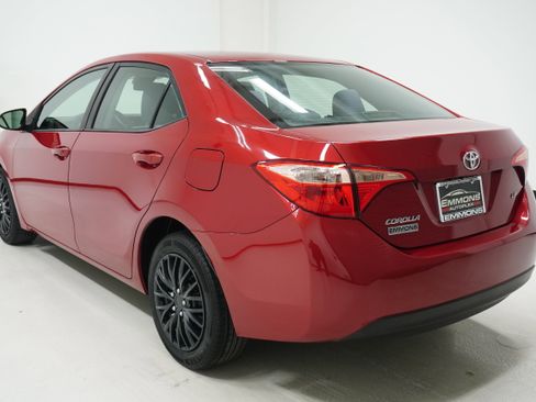 Used 2017 Toyota Corolla LE image 6