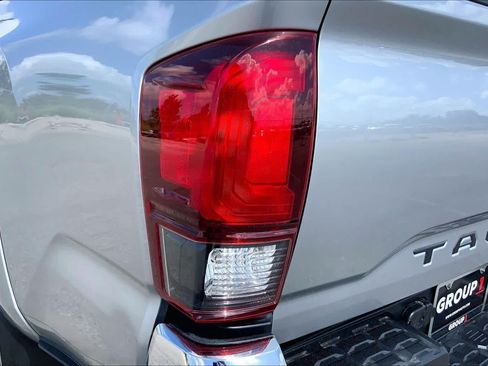 Used 2022 Toyota Tacoma SR5 RWD image 28