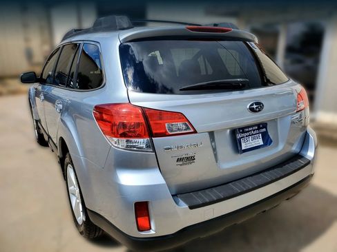 Used 2013 Subaru Outback 2.5i Premium w/ All-Weather Pkg AWD/4WD image 10