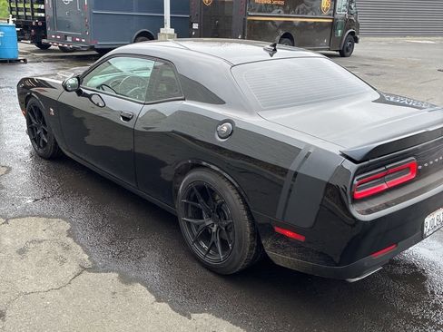 Used 2018 Dodge Challenger R/T Scat Pack image 7