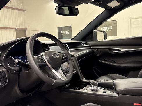 Used 2022 INFINITI QX50 Luxe w/ Appearance Package image 6