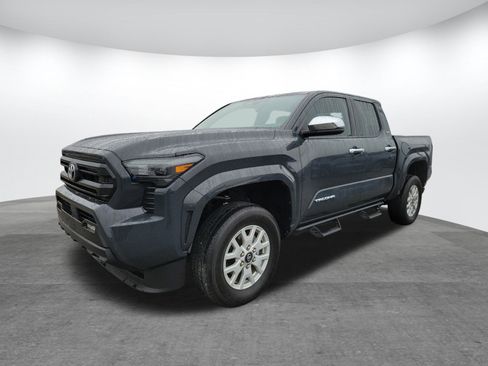 Certified 2024 Toyota Tacoma SR5 image 3
