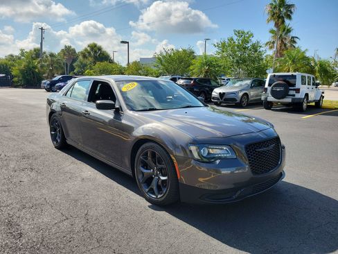 Used 2020 Chrysler 300 Touring w/ Sport Appearance Package RWD image 2