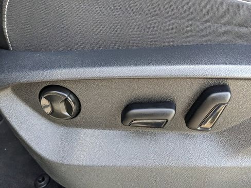 Used 2024 Volkswagen Atlas SE image 54