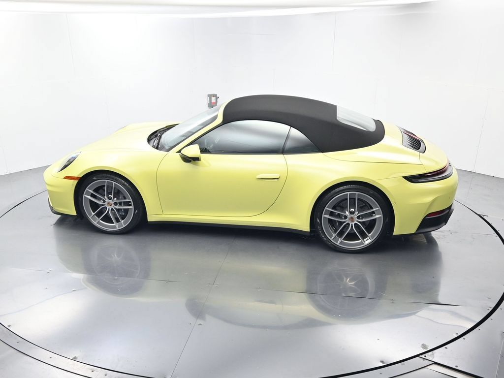Certified 2025 Porsche 911 Carrera RWD image 34